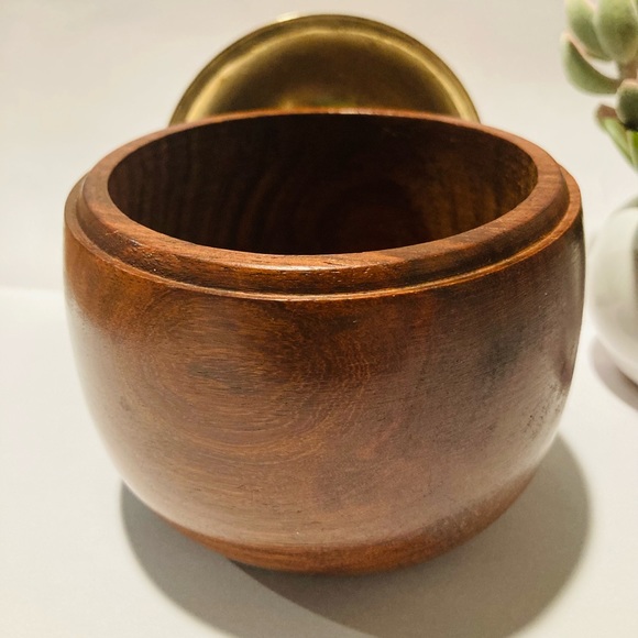 BRONZE & MAHOGANY DECOR - Picture 2 of 7